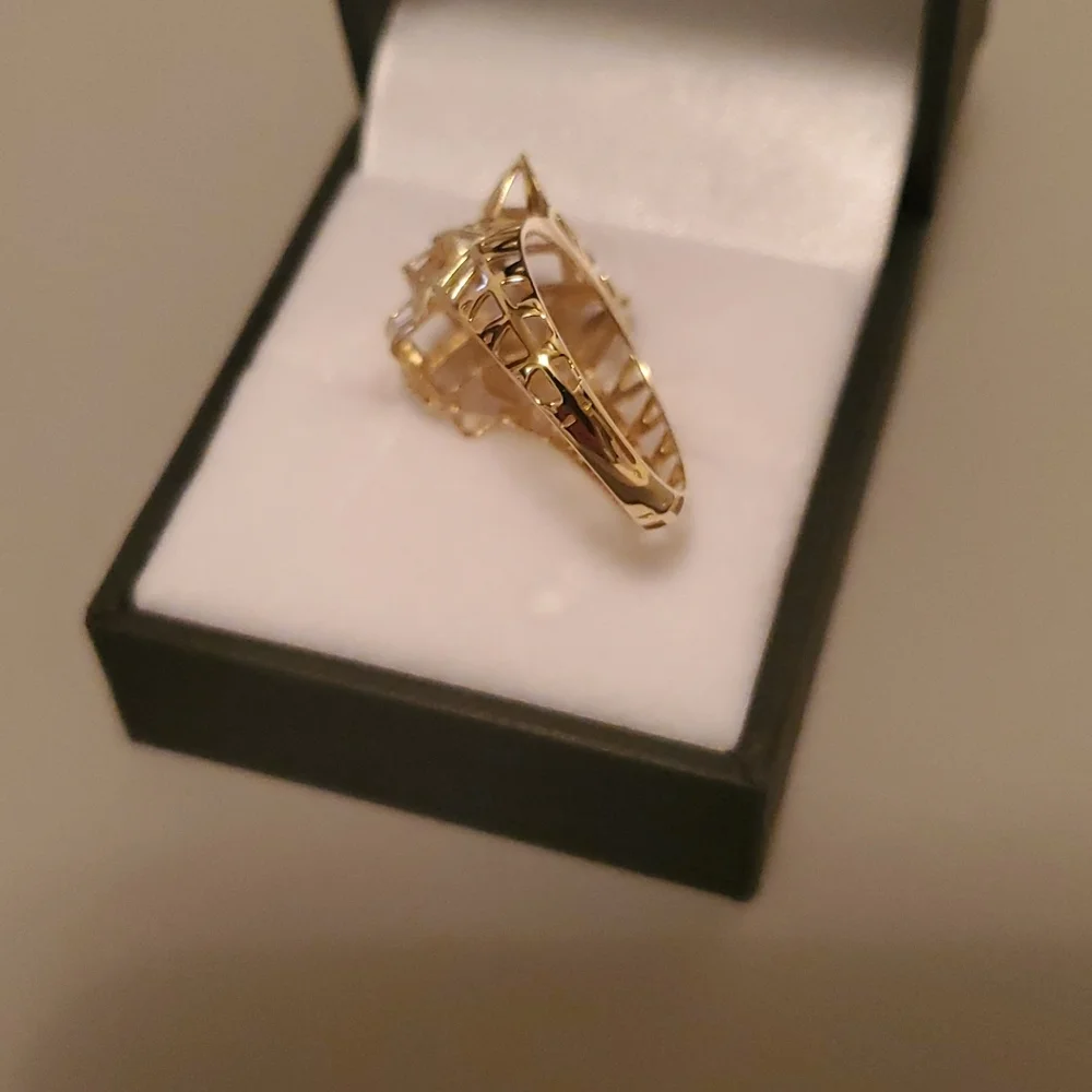 Ring - Picture 3 of 6